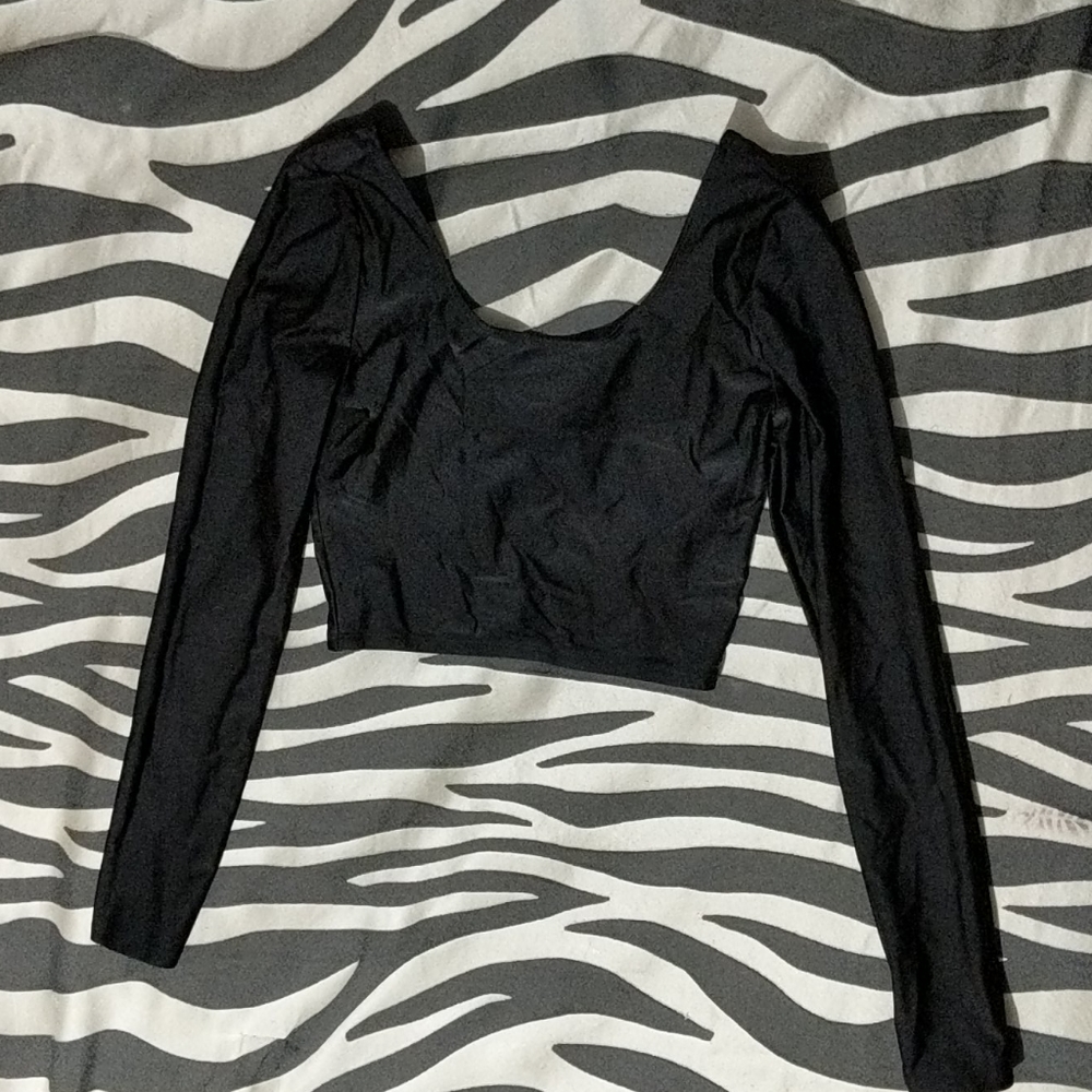 Black crop top